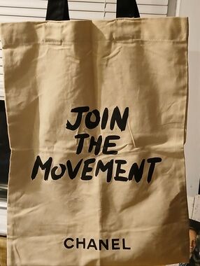 ❤️Chanel Forget Foundation "Join The Movement" Collectable Tote